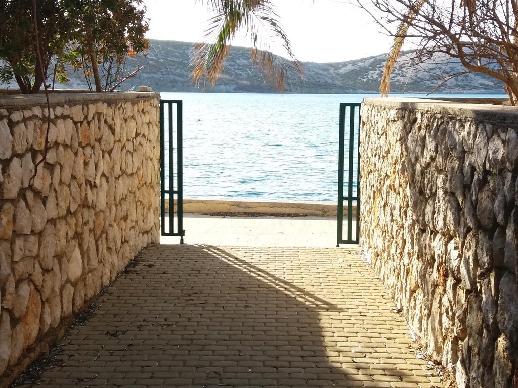 Apartments Next To Sea Maris Novalja Exterior foto